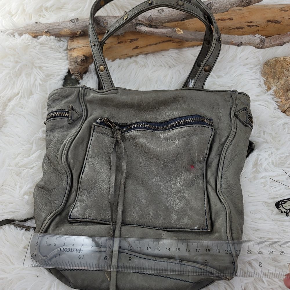 Zadig and Voltaire slouchy leather cargo bag - Picture 4 of 13